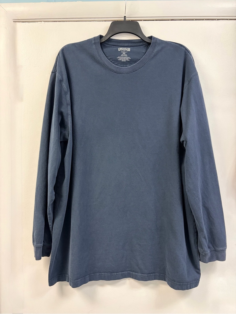 Duluth Trading Co Men's Long Sleeve Longtail T in Navy Blue